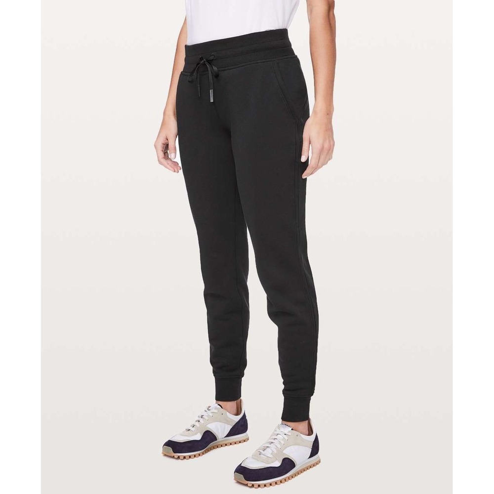 Lululemon Warm Down Jogger II Pants Sz 6 Black Drawstring Logo Athletic
